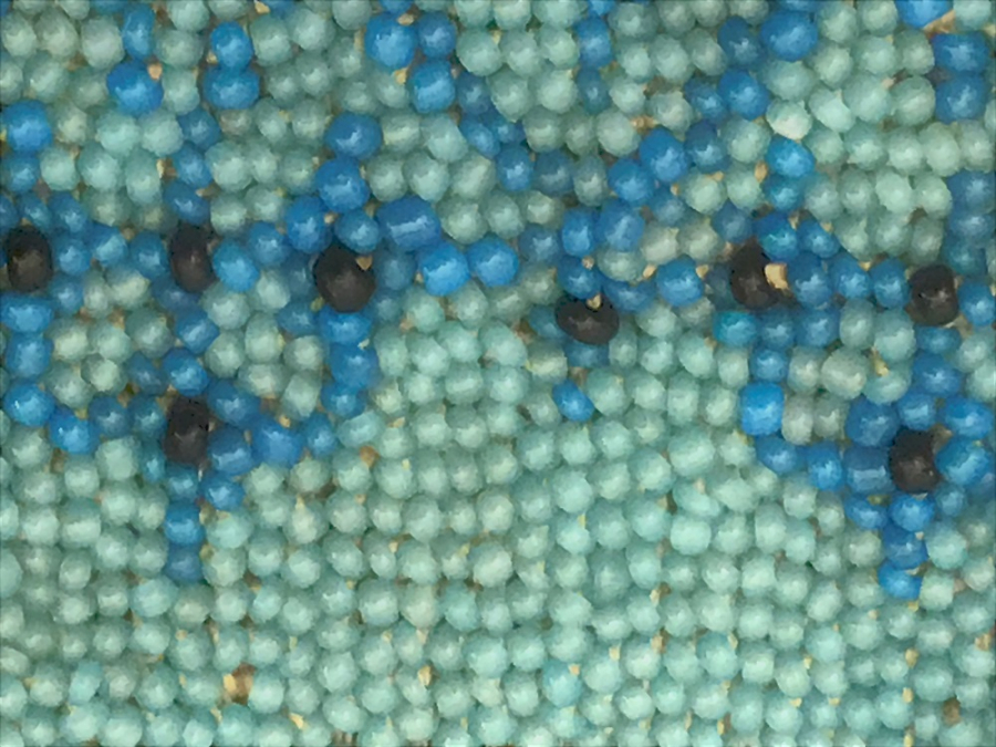 OSMANLI ÜZERİ ELİBELİNDE DESENLERLE BEZENMİŞ BONCUK İŞİ CANTA