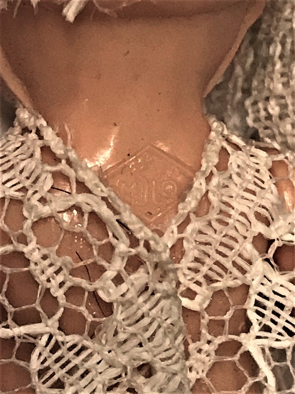 1960 İTALYAN MİLO OYUNCAK ELBİSELİ BEBEK TOYS SOUVENİR DE BRUXELLES BEYBİ