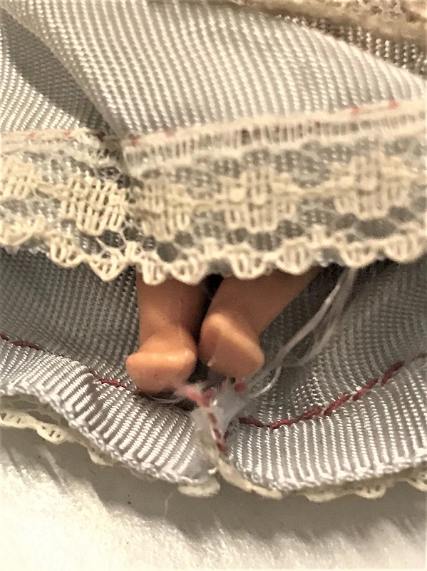 1960 İTALYAN MİLO OYUNCAK ELBİSELİ BEBEK TOYS SOUVENİR DE BRUXELLES BEYBİ