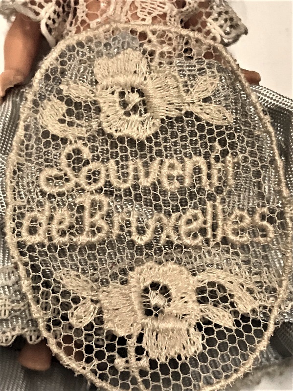 1960 İTALYAN MİLO OYUNCAK ELBİSELİ BEBEK TOYS SOUVENİR DE BRUXELLES BEYBİ