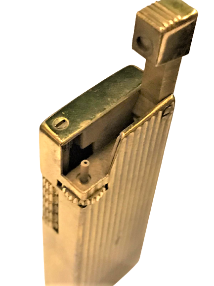 TAŞLI GAZLI MEKANİK CAKMAK İSVİCRE BAYRAKLI VE İSVİCRE SEHİR BAYRAKLARI SOUK MİNE ÜZERİNDE