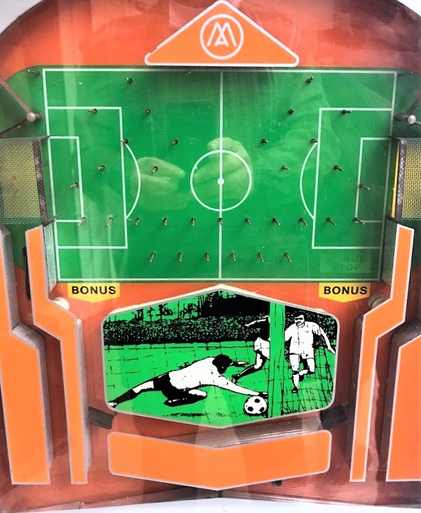 LÖWEN AUTOMATEN  6530 FOOTBAAL JETONLU OYUN MAKİNESI ALMAN MALI DUVAR TİPİ TİLT