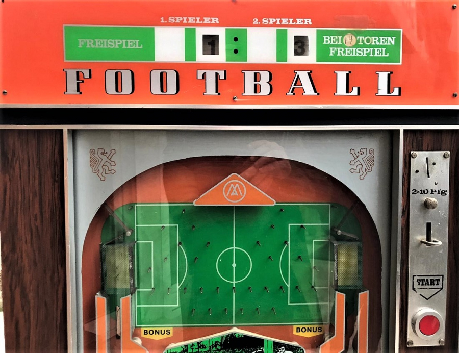 LÖWEN AUTOMATEN  6530 FOOTBAAL JETONLU OYUN MAKİNESI ALMAN MALI DUVAR TİPİ TİLT