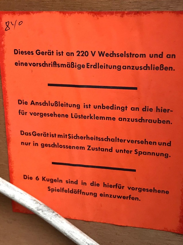 LÖWEN AUTOMATEN  6530 FOOTBAAL JETONLU OYUN MAKİNESI ALMAN MALI DUVAR TİPİ TİLT