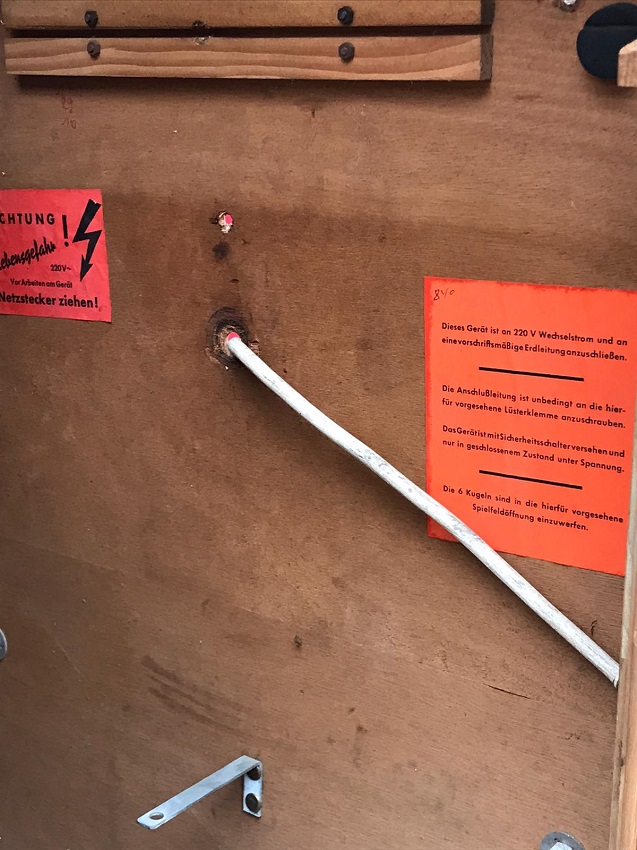 LÖWEN AUTOMATEN  6530 FOOTBAAL JETONLU OYUN MAKİNESI ALMAN MALI DUVAR TİPİ TİLT