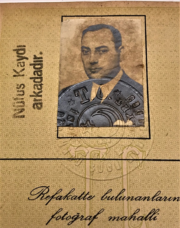 İŞ ADAMI  TÜCCAR PERTEV BENJENK 1951 YILINDA ALDIGI TÜRKİYE CUMHURİTETİ ESKİ CERCEVELİ PASAPORTU 