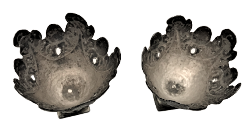 OSMANLI DÖNEMİ ESERİ İSTANBUL GÜMÜŞ  ÜZERİ YAPRAK MOTİFLİ  KARE AYAK FORMDA FİNCAN ZARFI  2 ADET