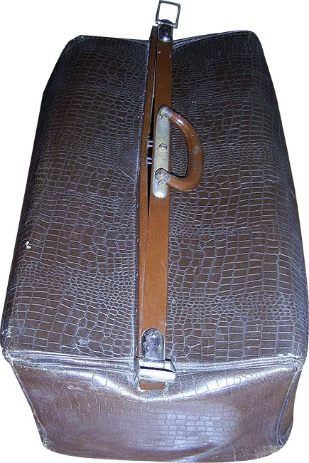 DERİ KAHVERENGİ MESİN METAL MENTEŞELİ KİLİTLİ TASIMA KULPLU SEYEHAT CANTASI