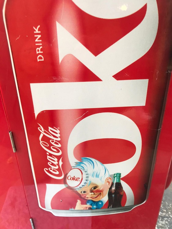COCA COLA VERDİNG MACHİNE CAN KIRMIZI KUTU İÇECEK OTOMAT SOUTUCULU BUZ DOLAP