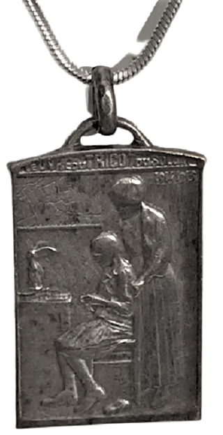 FRANSIZ KOLYE BRONZ ÜZERİ GÜMÜŞ KAPLAMA DEUVRE DO TRICOT DU SOLDAT SOUVENIR DU COMITE DES FETES DE BIENFAISANCE DE DIJON 1914 1915