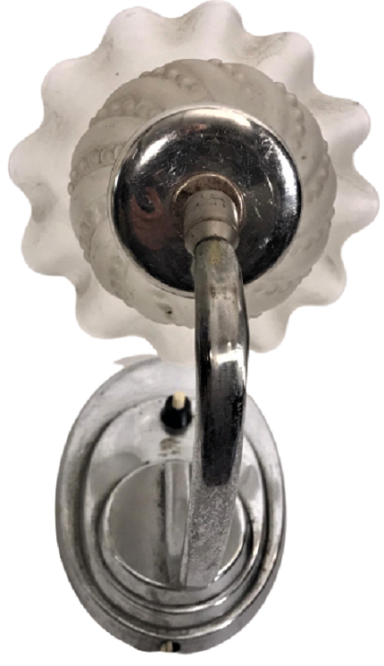 BEYAZ MARUL CAMLI METAL KROM  AYAKLI MASA ÜZERİ  LAMBA AYAK KISMINDA ACMA KAPAMA ANAHTARLI