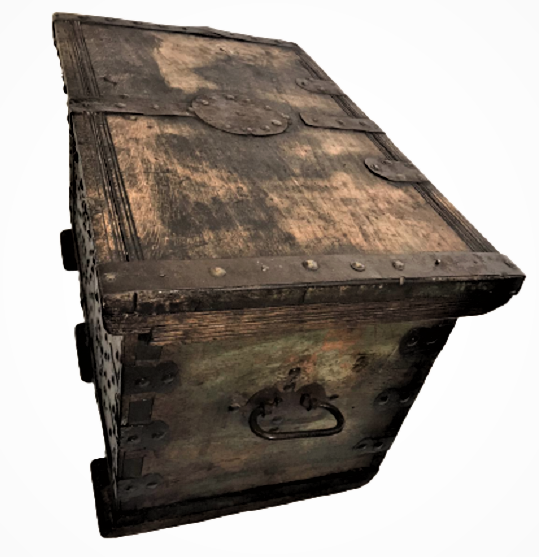 OSMANLI YÖRÜK İŞİ ÜZERİ KABARA SÜSLEMELİ AHŞAP KAPAKLI İÇERSİ GÖZLÜ GELİN BOHCA SANDIK