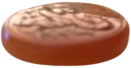 AKİK FARKLI RENK GECİŞLERİ VE DAMARLARI OLAN SARI VE BEYAZ TURUNC TONLARDA OVAL FORMDA ÜZERİ OSMANLICA  EL KAZIMA