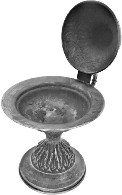 OSMANLI ERMENİ USTA TAMAMI EL İŞCİLİKLİ ÜZÜM SALKIM ASMA YAPRAK  DESENLİ GÜMÜŞ ISTAVROZLU KAPAKLI BUHURDAN