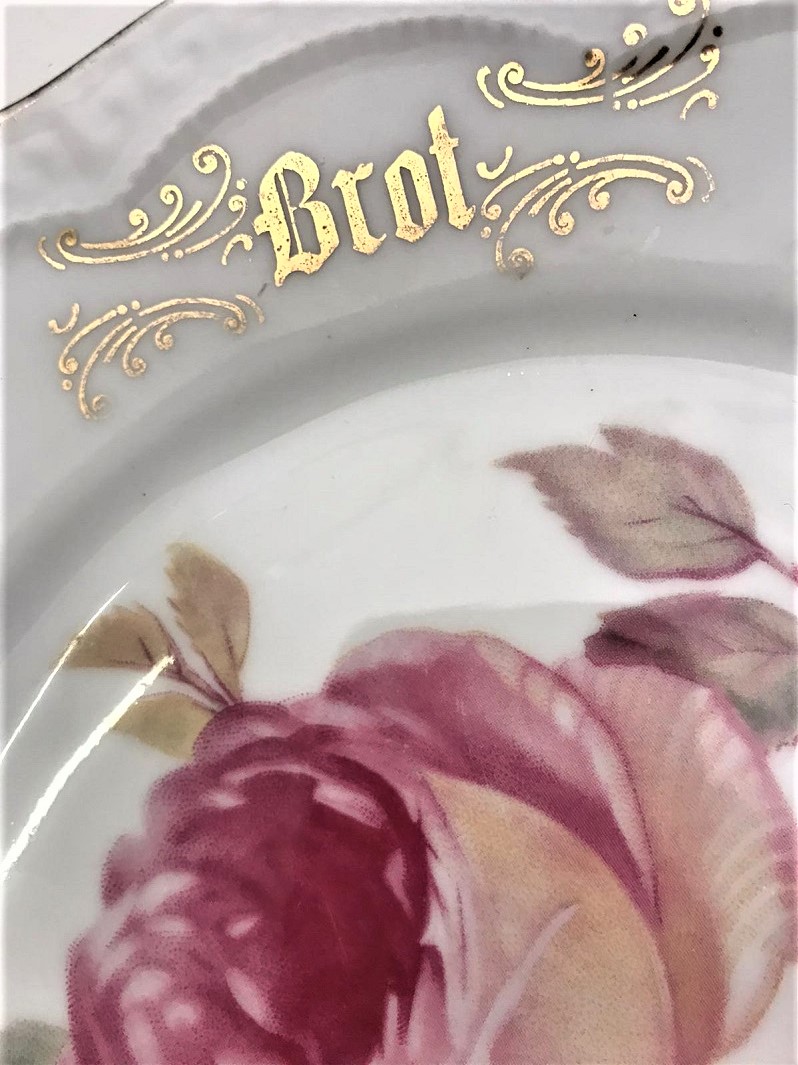 BAVARİA PORSELEN DUVAR TABAGI ÜZERİNDE YARDIMA DAVET EDİN GÜZEL FARKLI SÖZLERİ BULUNMAKTADIR