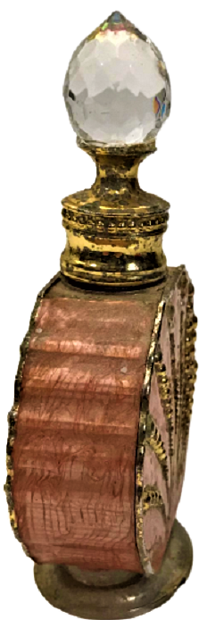 KAPAKLI PEMBE RANKLİ CAM ÜZERİ İŞLEMELİ CAM CEKME CUBUKLU PARFUM ŞİŞE Sİ