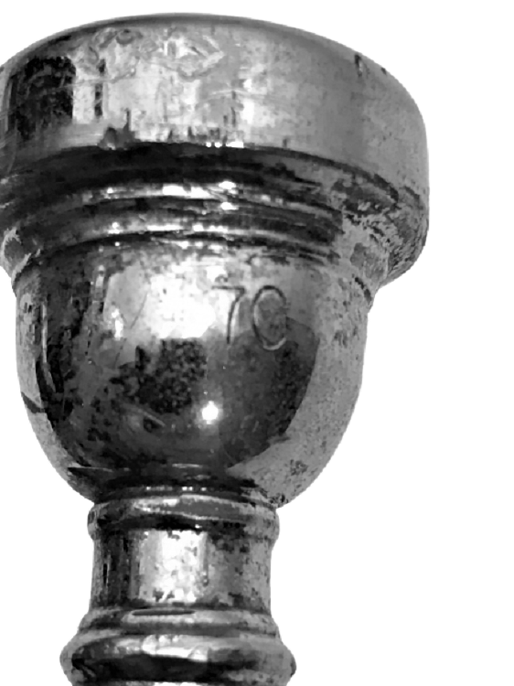 ORJİNAL KUTUSUNDA 1960  3 PİSTONLU 7C AGIZLIK ÜZERİ SERİ NUMARALI PREFESYONEL PİRİNC TROMPET 