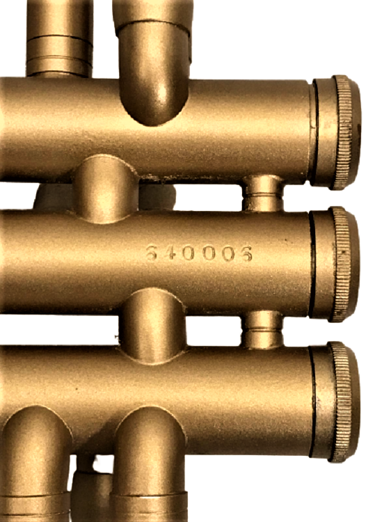 ORJİNAL KUTUSUNDA 1960  3 PİSTONLU 7C AGIZLIK ÜZERİ SERİ NUMARALI PREFESYONEL PİRİNC TROMPET 