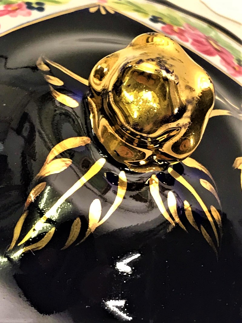 KOYU KOBALT RENK ÜZERİ CİCEKLİ EL YAPIM SÜMERBANK DAMGALI KAPAKLI PORSELEN SAHAN İKRAMLİK LOKUMLUK 