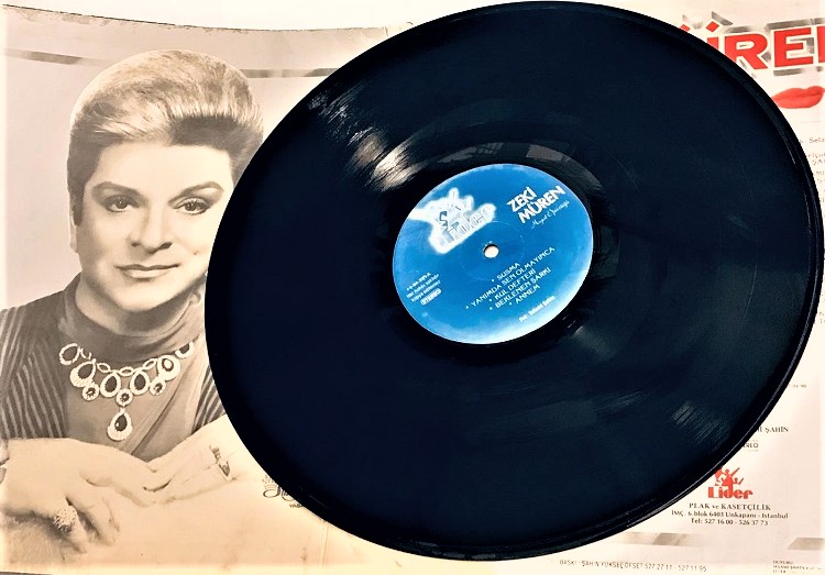 ZEKİ MÜREN HAYAT ÖPÜÇÜGÜ  LP - ORJİNAL 1984 DÖNEM BASKISIDIR ÇOK TEMİZ 