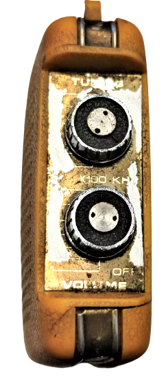 TAŞINABİLİR PİLLİ EMPEROR RADIO  MİNİ EL RADYO TEK DALGALI SARI RENK 1972