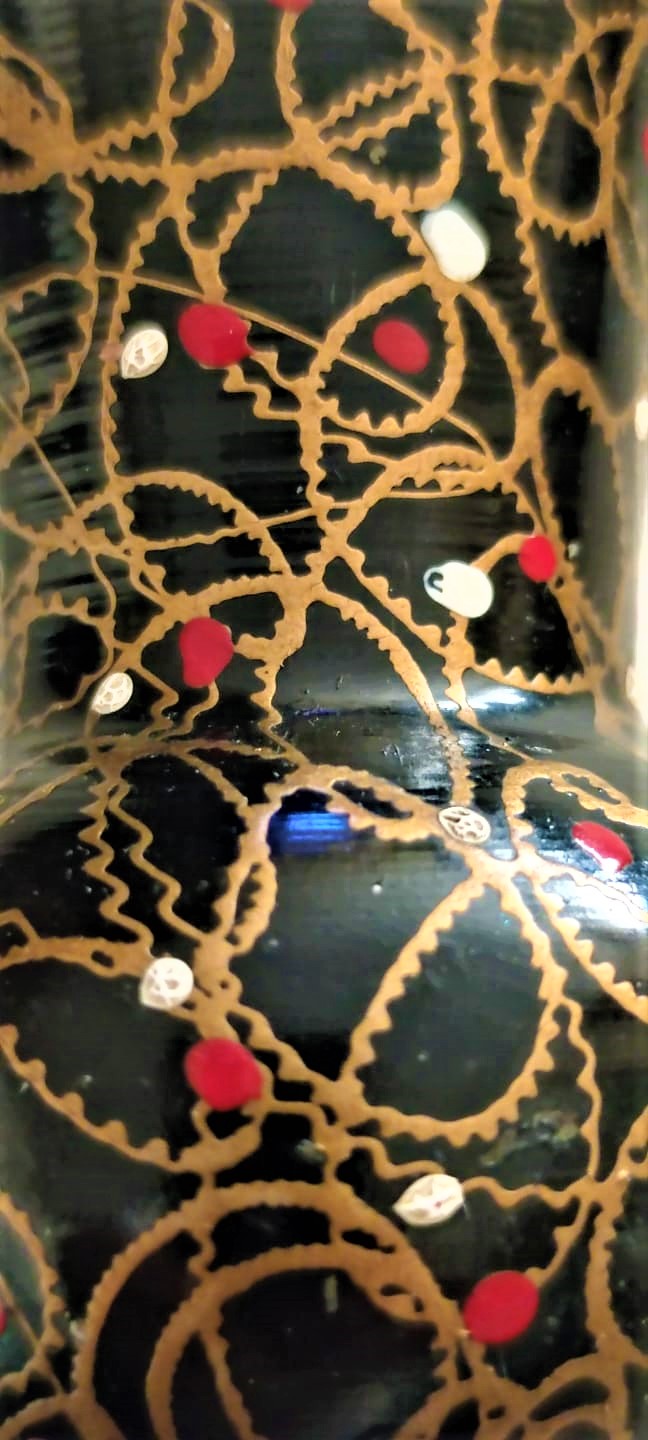 BAKIR ÜZERİ MİNE EL İŞLEME SÜSLEMELİ VAZO 9 CM BOY GÖVDE CAPI  6.5 CM AGIZ CAPI 5 CM 