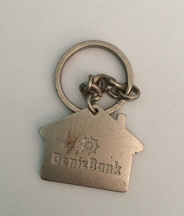 DENİZBANK EV ŞEKLİNDE METAL ANAHTARLIK