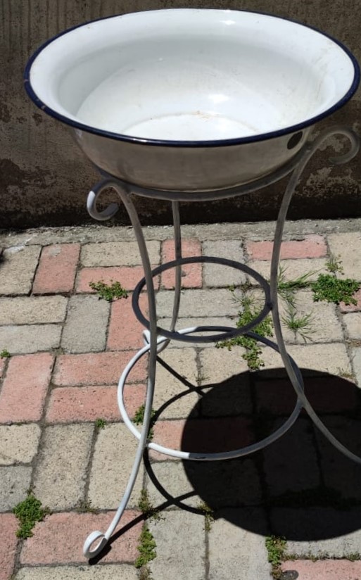 EMAYE DEMİR AYAKLI KOMPLE BEYAZ RENK HASTENE AMALİYAT VE BAKIM MALZEMESİ