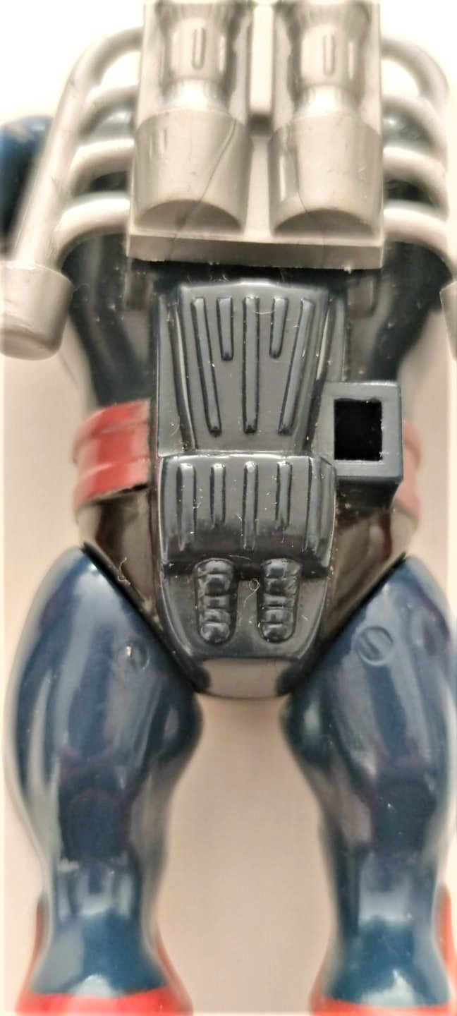 1980 HE MAN GÖUSUNDE MEKANIK MOTOR SIRTINDA UCUŞ TÜPÜ OLAN ADAM EVRENİN USTALARI Hİ MEN