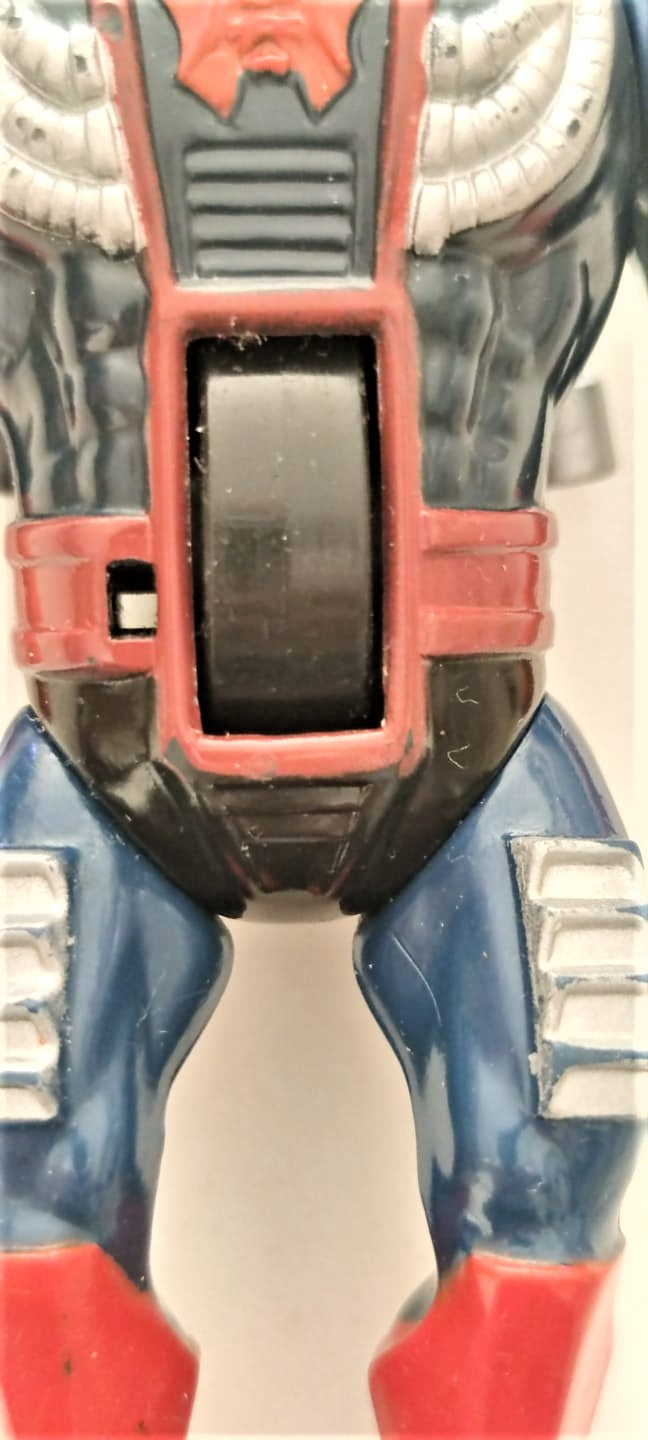 1980 HE MAN GÖUSUNDE MEKANIK MOTOR SIRTINDA UCUŞ TÜPÜ OLAN ADAM EVRENİN USTALARI Hİ MEN