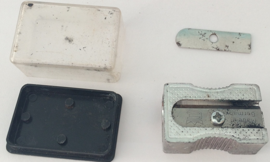 ALİMÜNYÜM CELİK BICAKLI KENDİ KUTUSUNDA  KURŞUN KALEM AÇACAĞI KALEMTIRAŞ