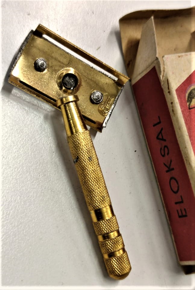  (HATALI) MELİ 6  MARKA YERLİ JİLETLİ METAL TIRAŞ MAKİNASI KULLANILMAMIŞ KUTUSUNDA KOLEKSİYON ÜRÜNÜ