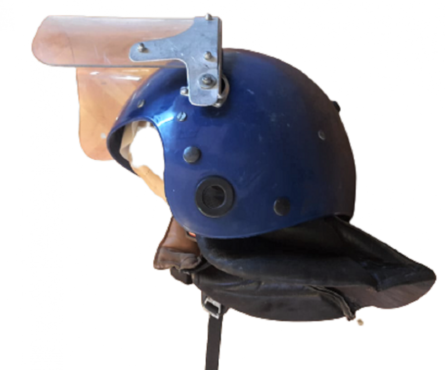 1970 Lİ YILLAR TOPLUM POLİSİ ÖN ŞEFFAF SİPERLİKLİ ARMALI POLİS MİGFERİ