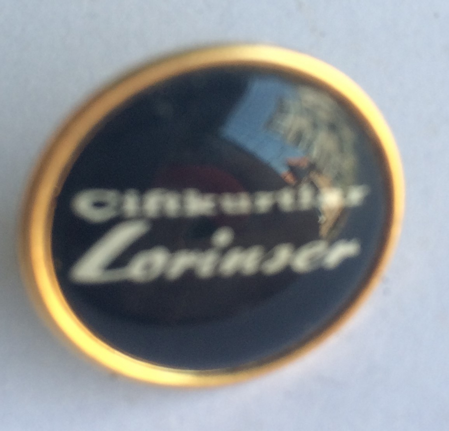 ÇİFT KURTLAR LORİNSER TEMALI YAKA İĞNESİ