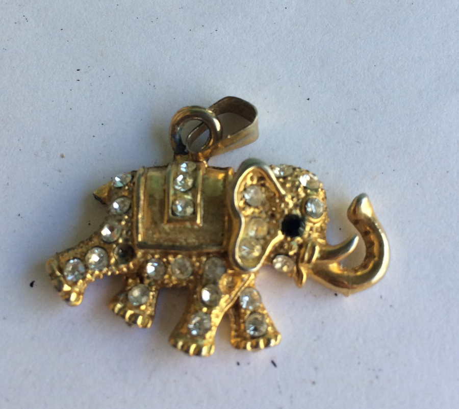 FİL TEMALI ÜZERİ TAŞLARLA BEZELİ KOLYE UCU