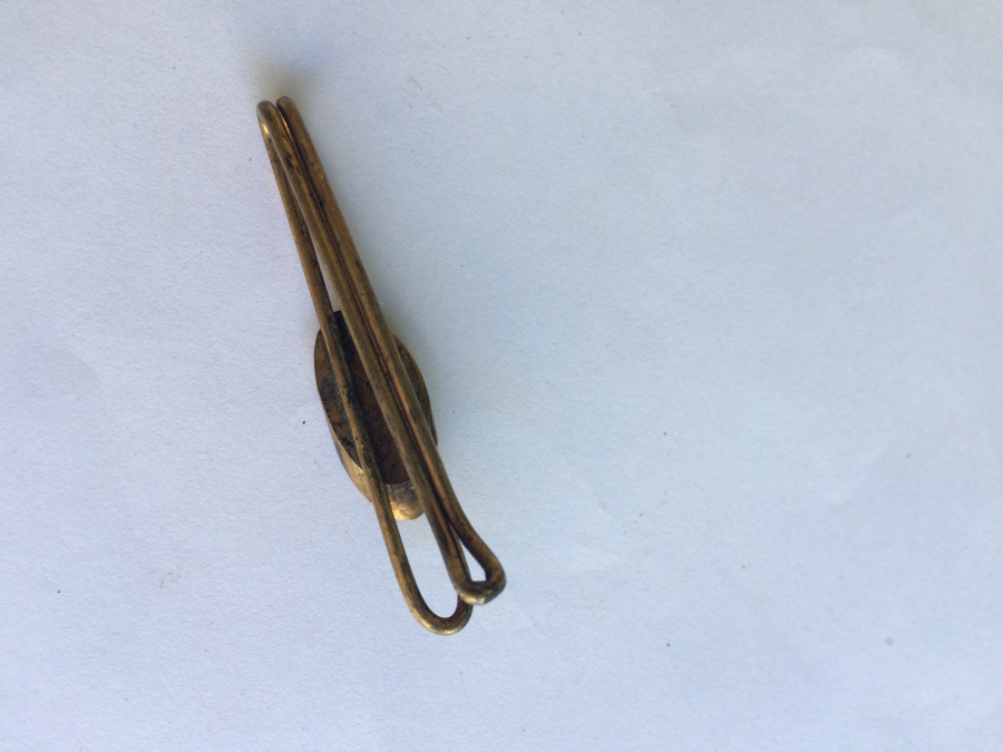 KRAVAT İĞNESİ ÜZERİ TAŞLI PİRİNÇ 