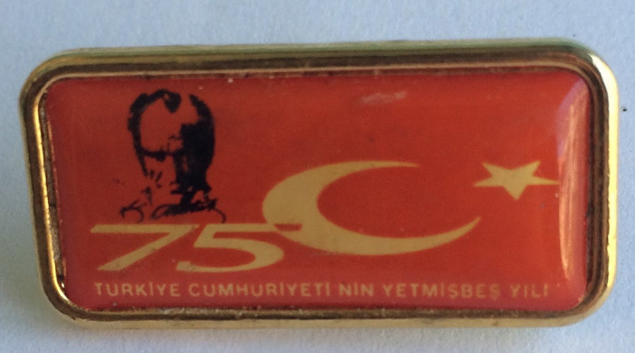 TÜRKİYE CUMHURİYETİNİN 75 YILI TEMALI YAKA İĞNESİ