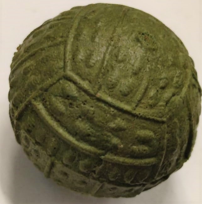 KAUCUK İÇİ DOLU YERLİ OYUNCAK FUTBOL TOPU ŞEKLİNDE TASARLANMIŞ YEŞİL RENKDE KUCUK TOP 4 CM ÇAPI