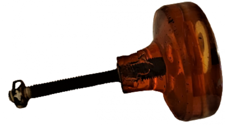 1960 AKRİLİK ŞEFFAF KIRMIZI DÖKÜM 8 NUMARA KAPI TUTMA KOLU KAPI KOLU BOYU 12 CM CAPI 6.5 CM DAN İBARETDİR