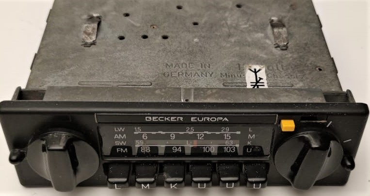 RADİO BECKER EUROPA MERCEDES BENZ 115-116-123 KASA LARIN ORJİNAL RADYO SU 4 DALDA SORUNSUZ OTO RADYO