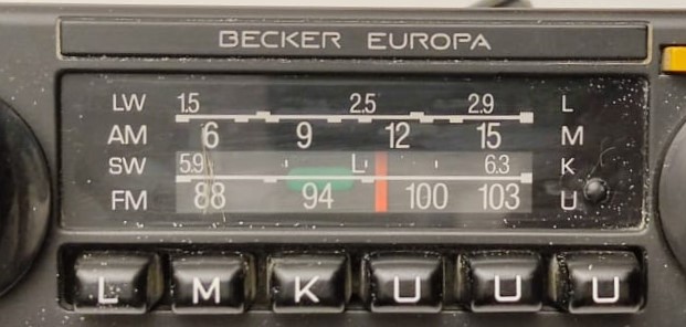RADİO BECKER EUROPA MERCEDES BENZ 115-116-123 KASA LARIN ORJİNAL RADYO SU 4 DALDA SORUNSUZ OTO RADYO