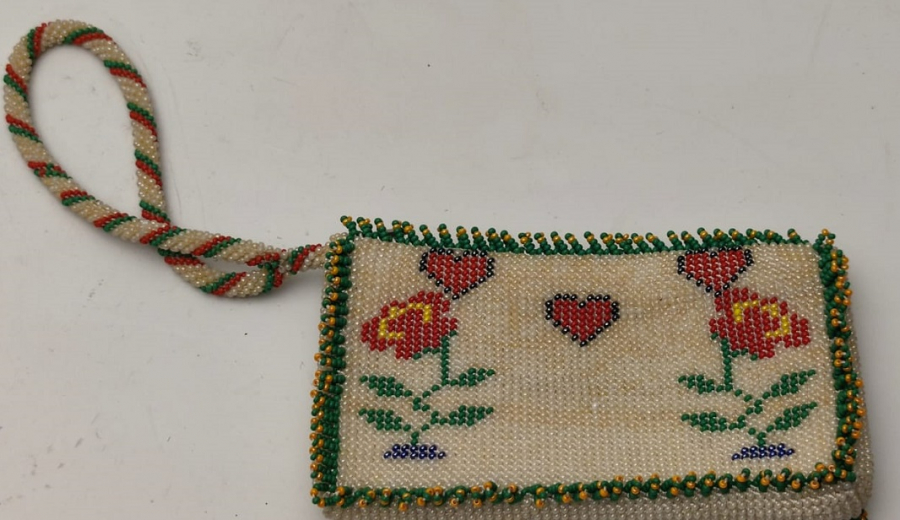 HAPİSHANE EL İŞİ ORİJİNAL RENKLİ BONCUK İŞLEME ESKİ ÇİÇEKLİ BAYAN CÜZDAN 