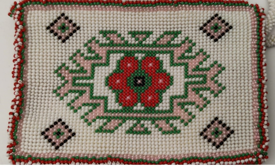 HAPİSHANE İŞİ ORJİNAL BONCUK İŞİ  BAYAN PARA CÜZDANI ÜZERİ DESENLİ