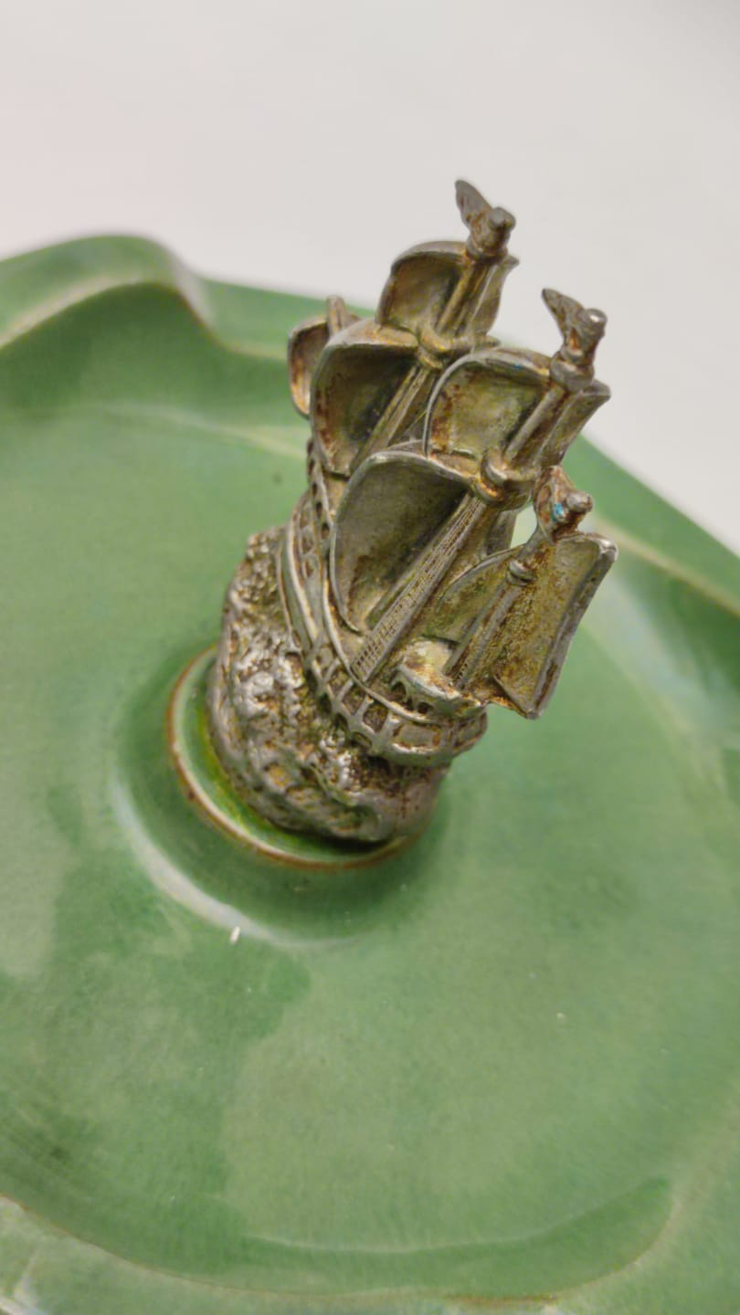 EKEBY SOGUK DAMGALI YEŞİL PORSELAN RENKLİ ORTASI PİRİNC KORSAN GEMİ PİPO KÜLLÜK