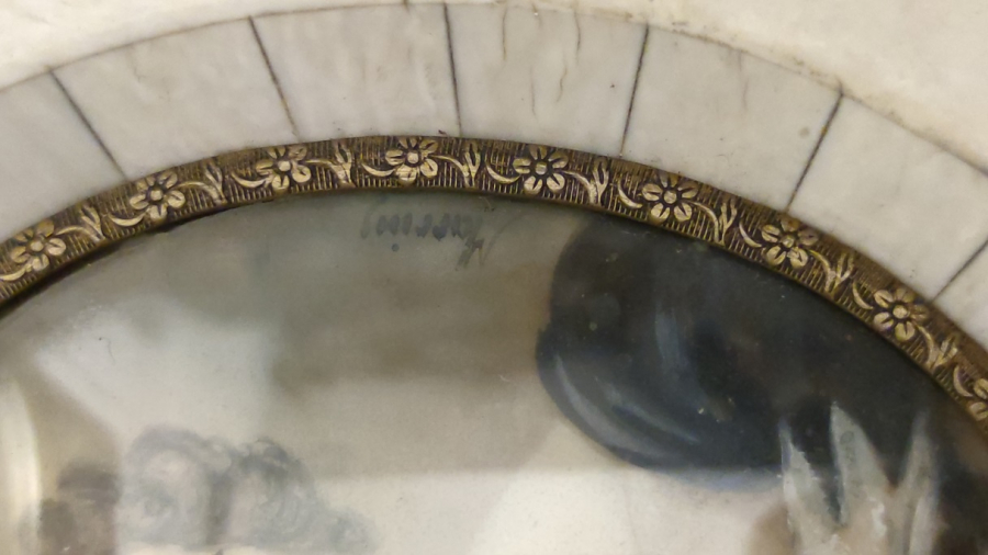 19 Y.Y AVRUPA EL YAPIM  FİLDİŞİ FOTOĞRAF ÇERÇEVESİ ÜZERİNDEKİ RESİM EL CİZİMİ MARRINS SANATCI İMZALIDIR