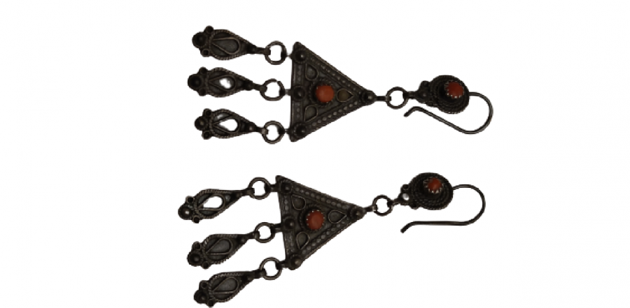 OSMANLI MERCAN TAŞLI GÜMÜŞ ÜCGEN FORMDA ÜÇLÜ SALLAMALI EL İŞCİLİKLİ CİFT KÜPE