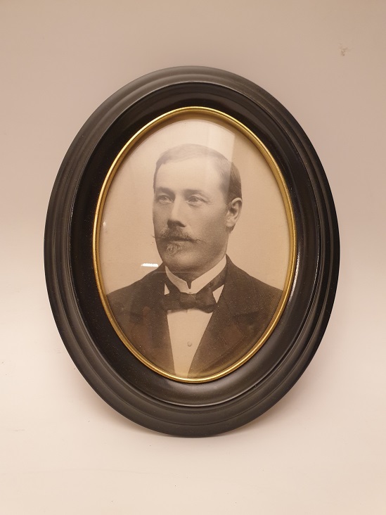 AVRUPA BAKALİT CERCEVE SİYAH BEYAZ SEPİA ORJİNAL  ŞAHIŞ FOTOĞRAFLI FOTOĞRAF ÇERÇEVESİ