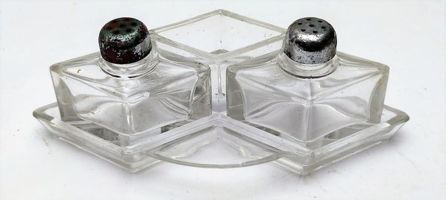 BİLLUR CAM BAHARATLIK TAKIMI DÖRT PARCA DAN OLUŞAN 