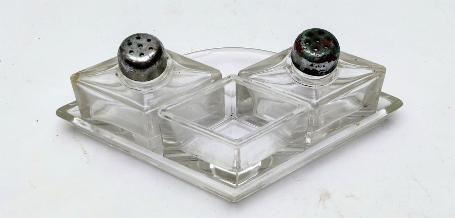 BİLLUR CAM BAHARATLIK TAKIMI DÖRT PARCA DAN OLUŞAN 