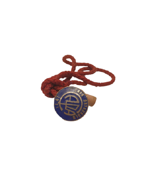 1950 ÇAPA ORTAOKULU OKUL FULARI METAL MİNELİ KAYTAN İPİ ÜZERİNDE